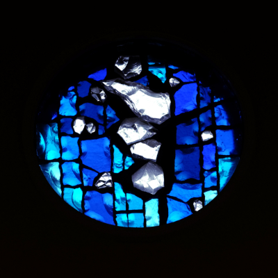 主をほめたたえよ